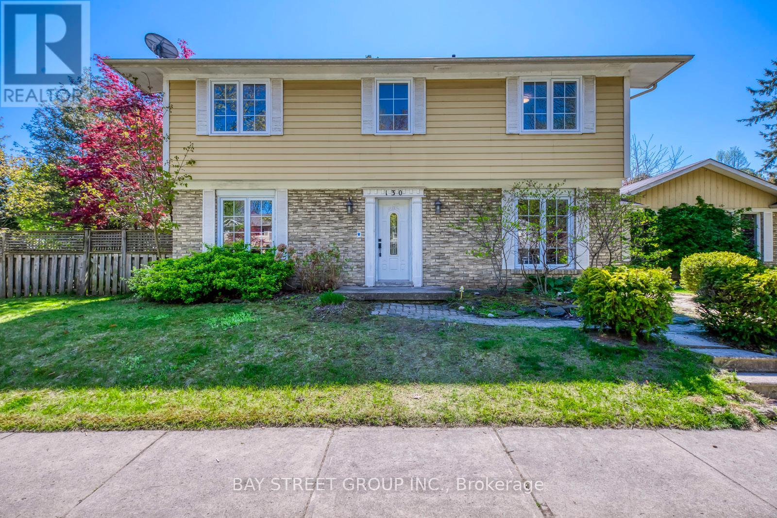 130 All Saints Cres, Oakville, ON L6J 5Y7