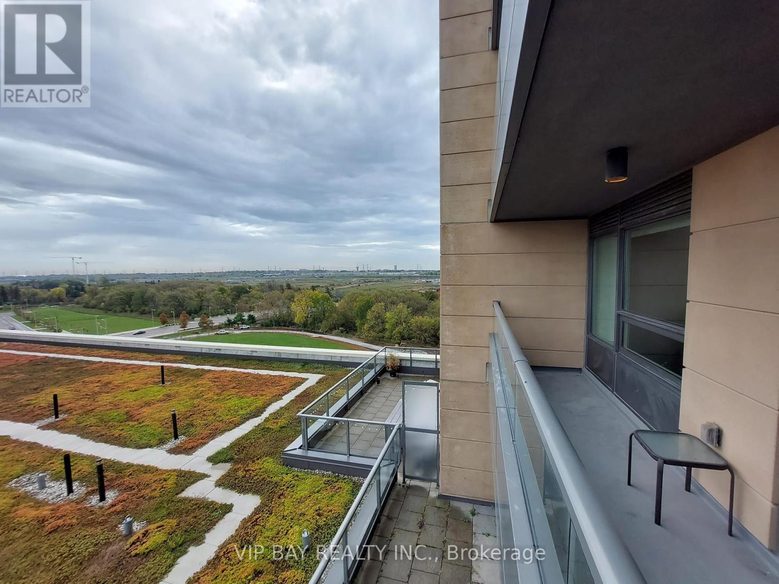 1103 18 Uptown Dr, Markham, ON L3R 5M5