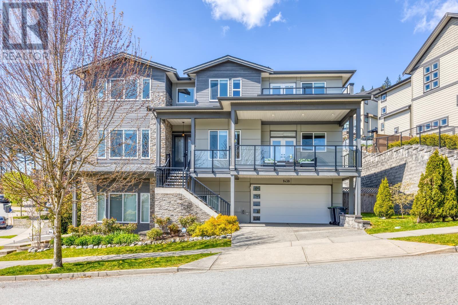 1438 Strawline Hill St, Coquitlam, BC V3E 0L6