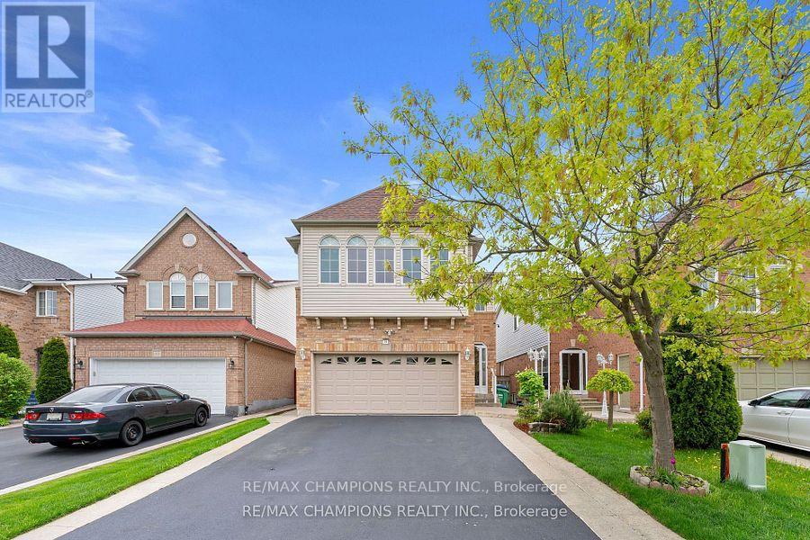 30 Larkspur Rd, Brampton Sandringham-wellington, ON L6R 2T6