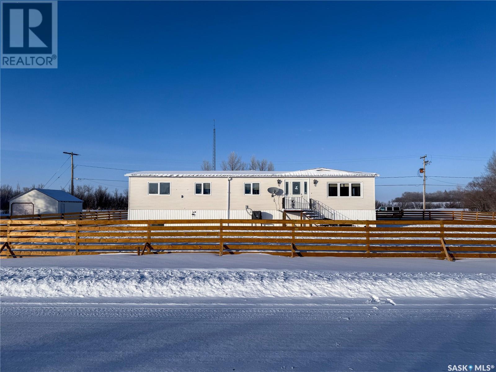 201 203 4th Ave, Climax, SK S0N 0N0