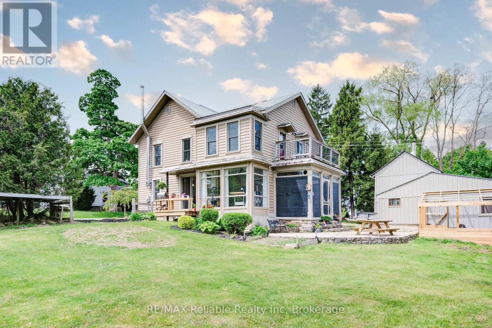 9 Mill Rd, Huron East, ON N0K 1G0