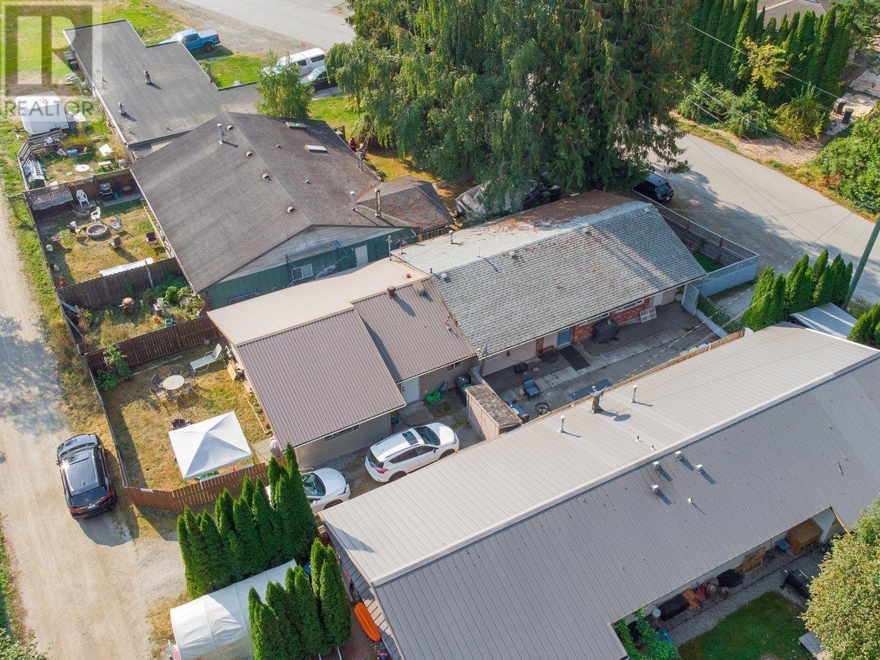 38890-38892 Garibaldi Ave, Squamish, BC V8B 0A7