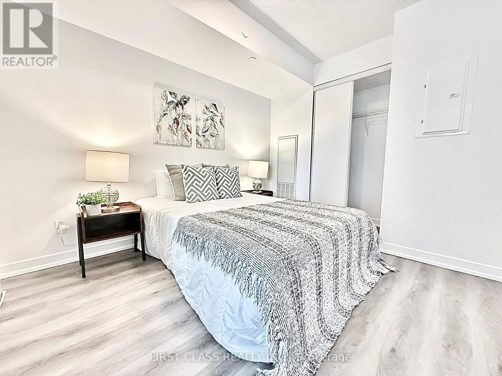 1413 87 Peter St, Toronto, ON M5V 0P1