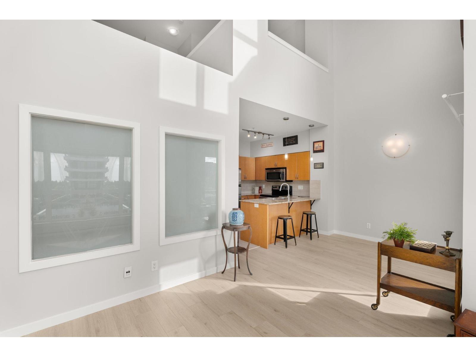 13733 107a Avenue Unit 403, Surrey, BC V3T 0B7
