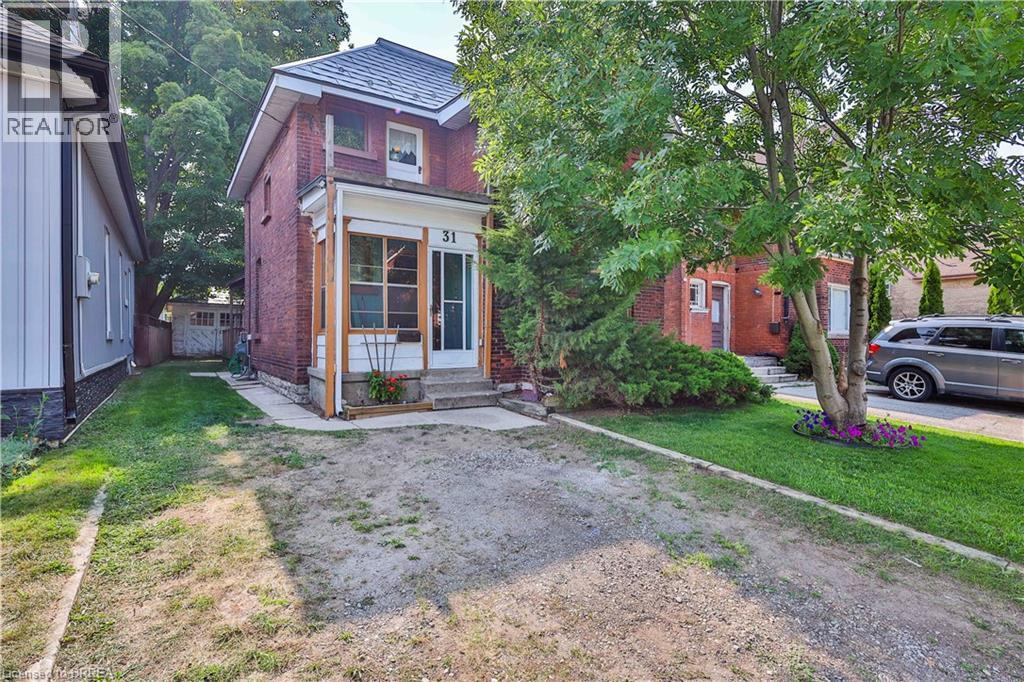 31 Fair Ave, Brantford, ON N3S 2M4