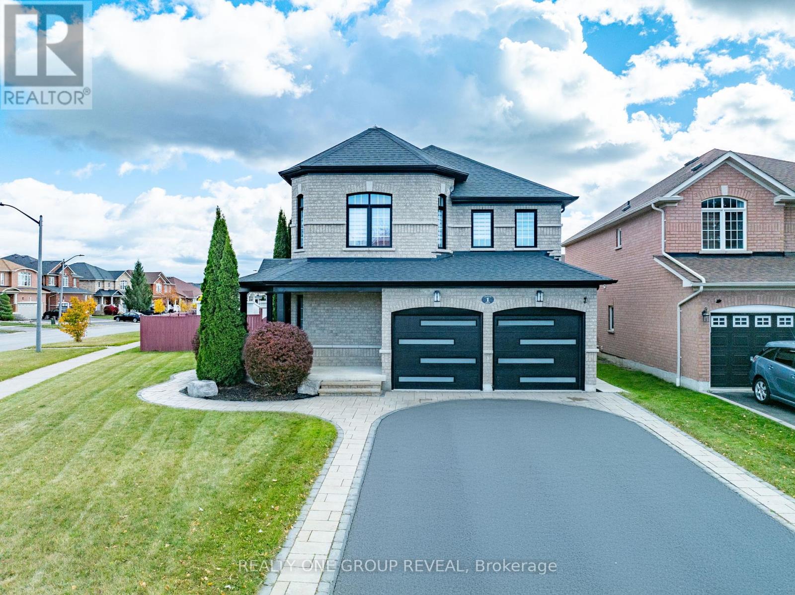 1 Bridgid Dr, Whitby, ON L1P 1T7