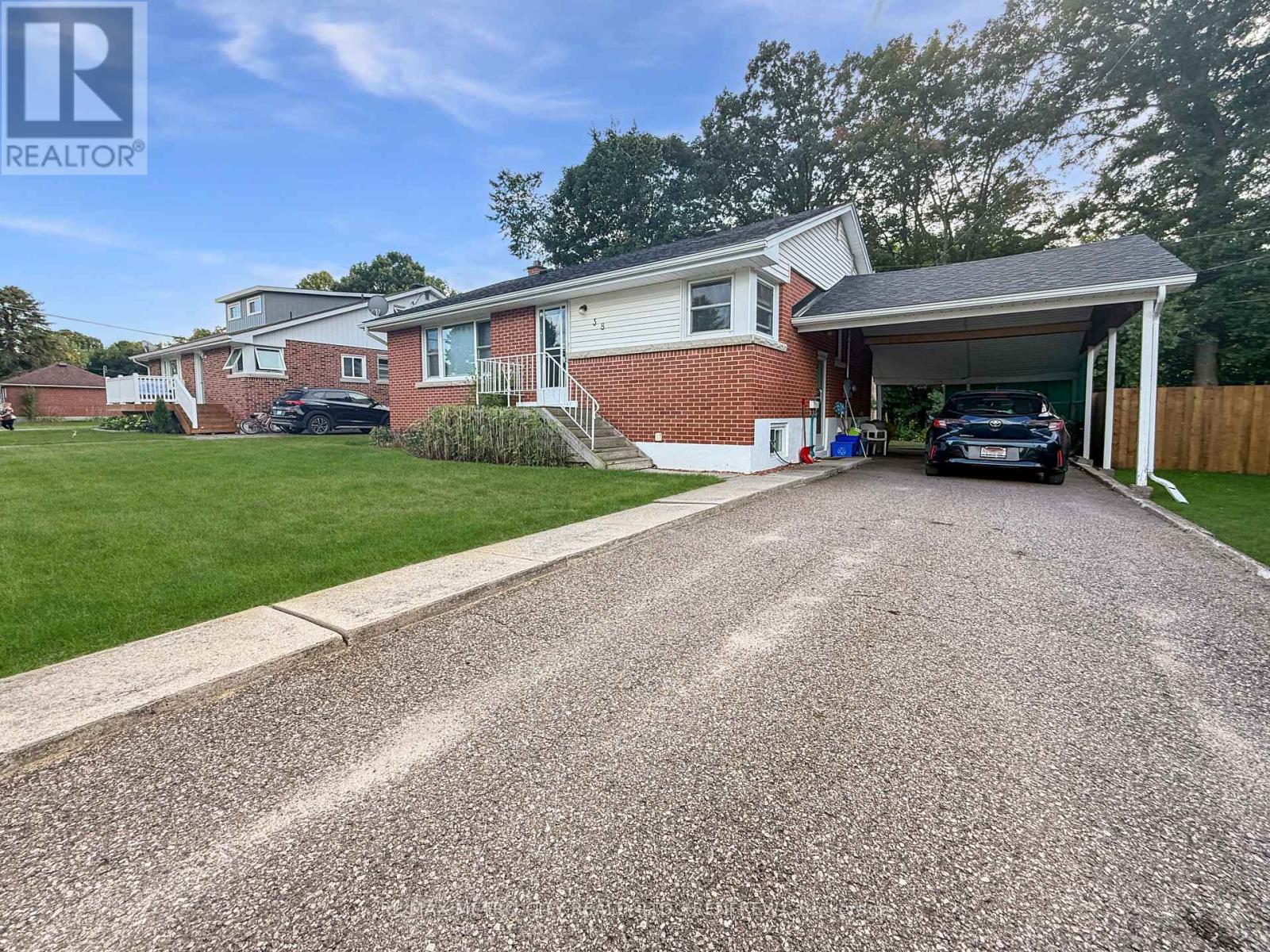 38 Francis St S, Renfrew, ON K7V 1C2