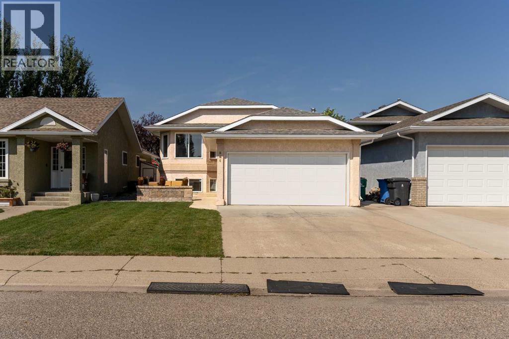 364 Heritage Cres W, Lethbridge, AB T1K 6V9