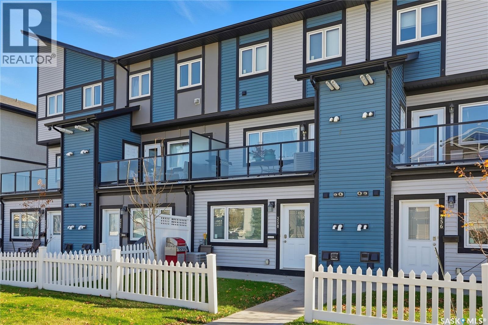 250 Akhtar Bend Unit 258, Saskatoon, SK S7W 0W4