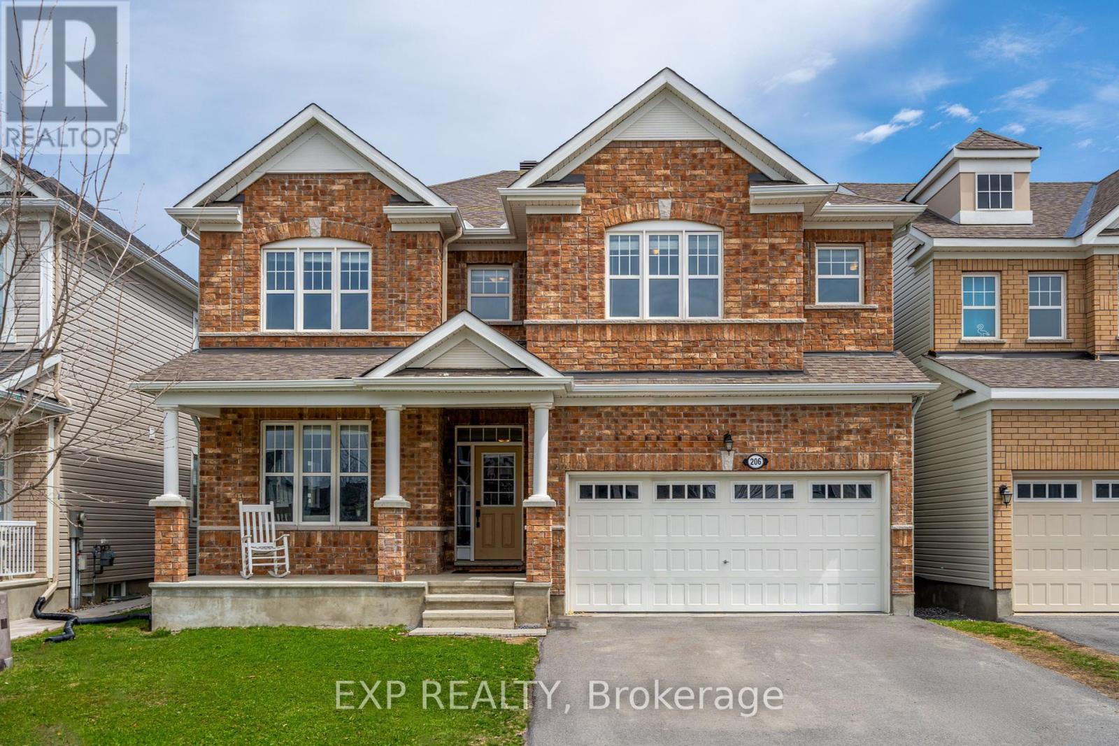 206 Ponderosa St, Ottawa, ON K2S 1E7