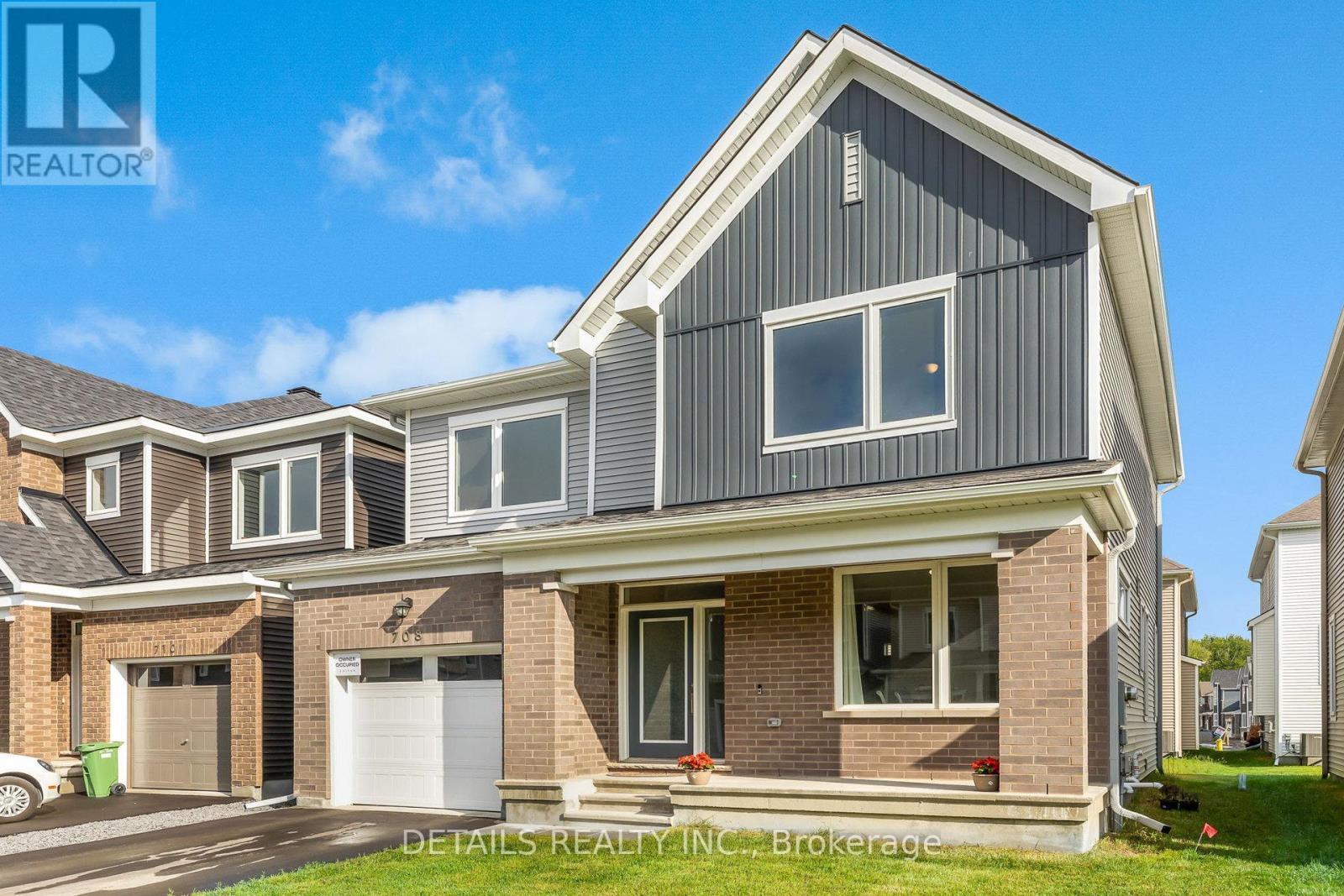 708 Vennecy Ter, Ottawa, ON K1W 1E6