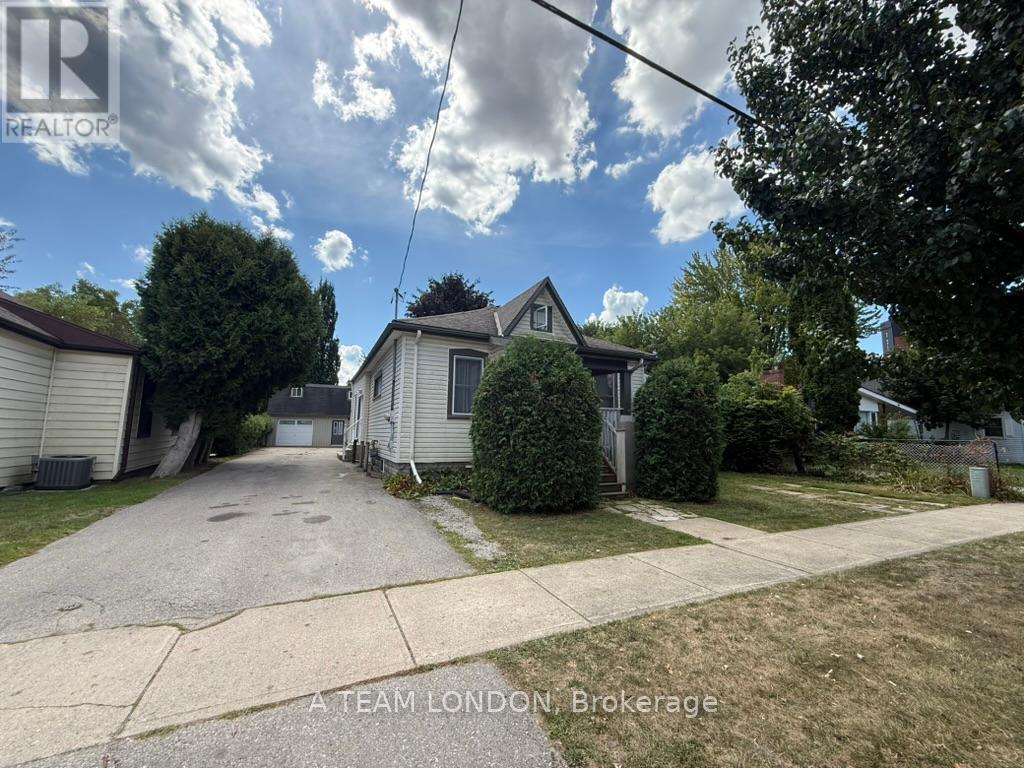162 Mount Pleasant Ave, London, ON N6H 1E2