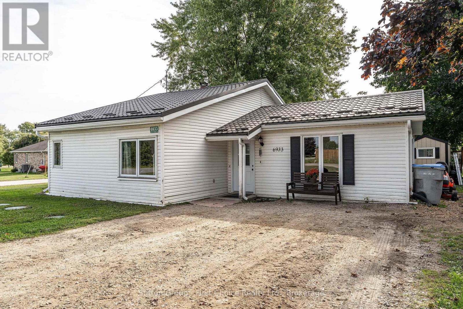 6933 Perth County Road 121 Rd, Perth East, ON N0K 1L0