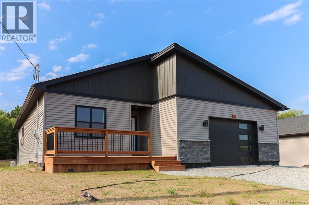 15 Bellbottom Way, Quispamsis, NB E2G 0M8