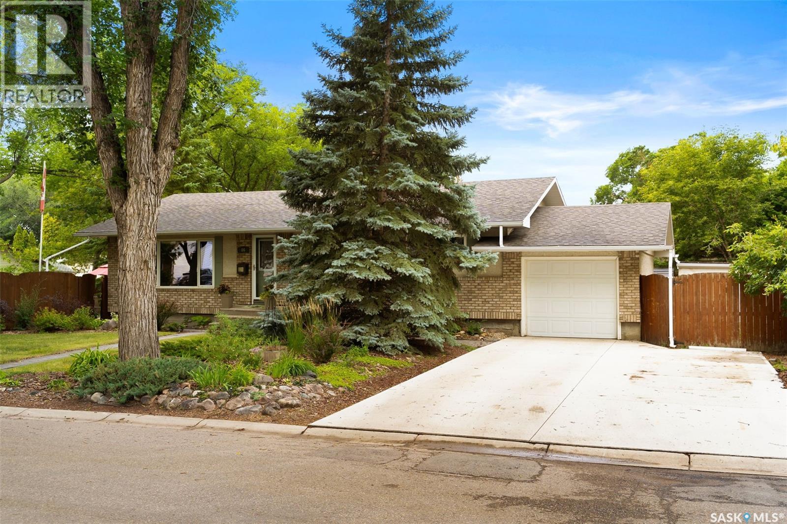 86 Langley St, Regina, SK S4S 2R1