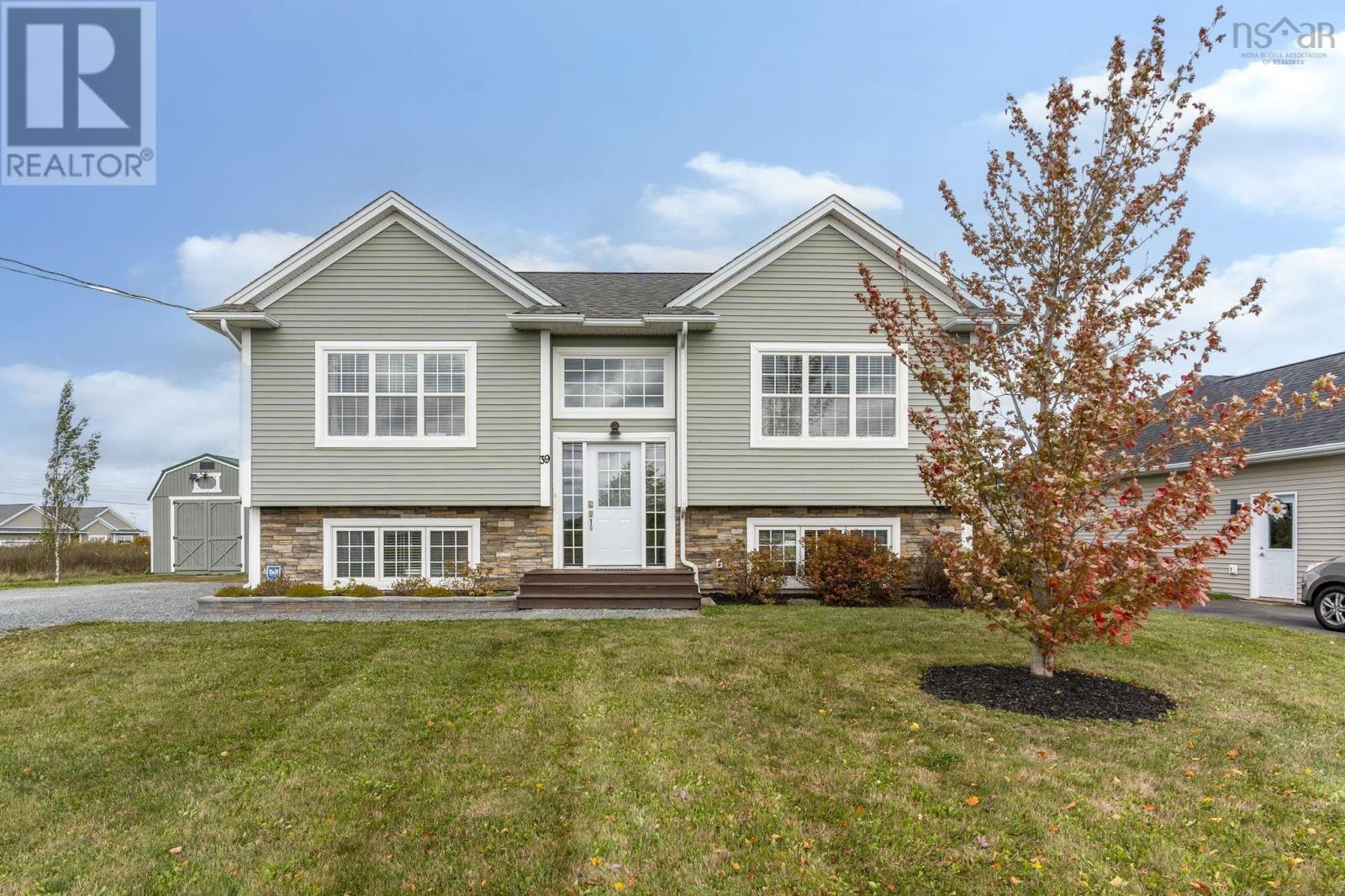 39 Ridge Ave, Stewiacke, NS B0N 2J0
