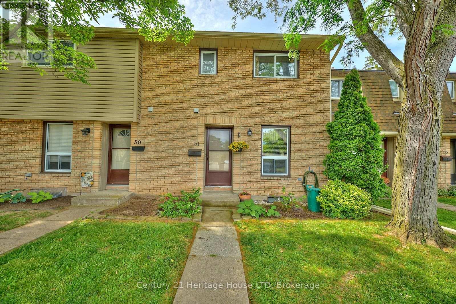 51 75 Ventura Dr, St. Catharines, ON L2R 7J7