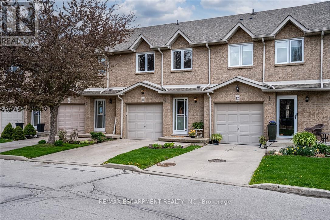 11 1809 Upper Wentworth St, Hamilton, ON L9B 2R9
