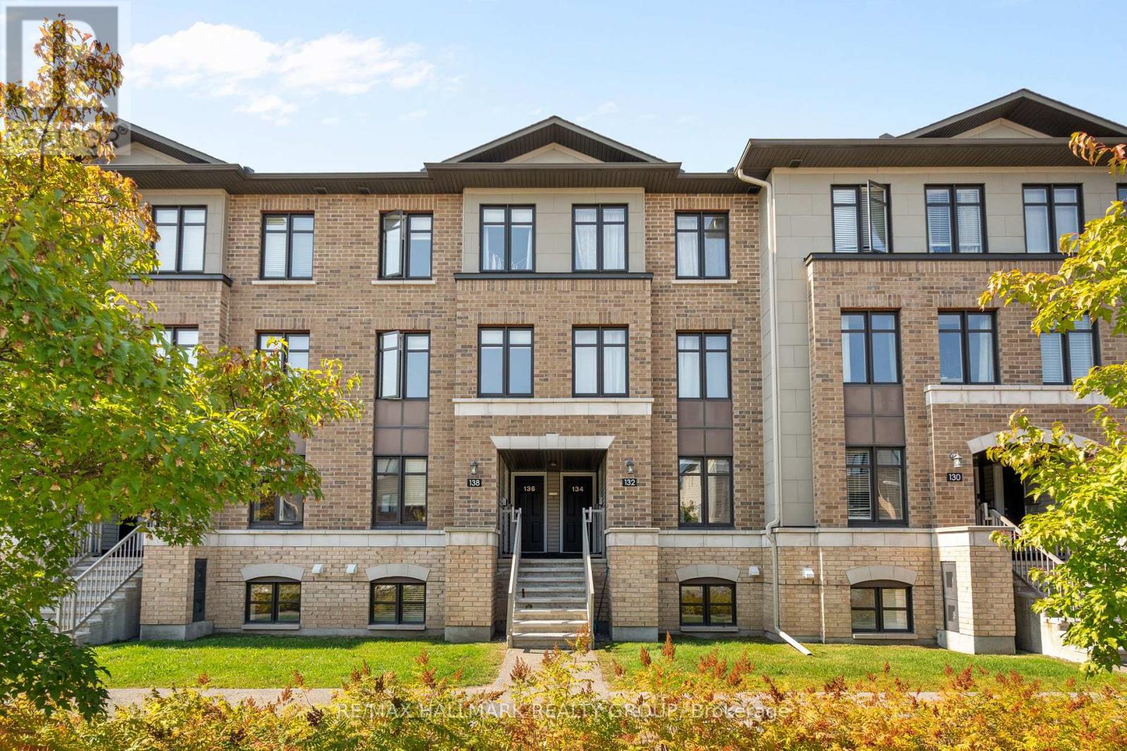 132 Bluestone Private, Ottawa, ON K4A 0X7
