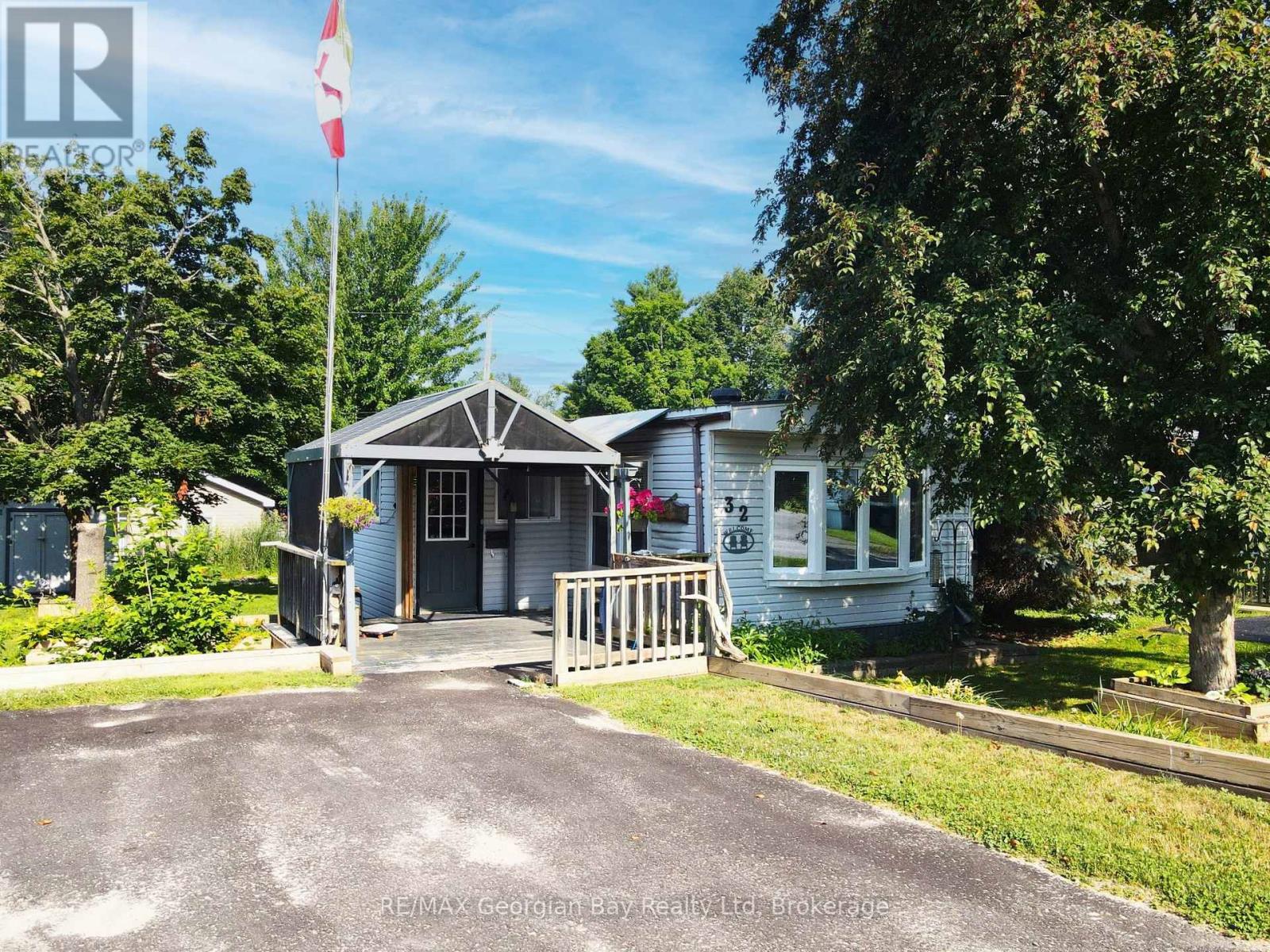 32 Northland Rd, Midland, ON L4R 4B5