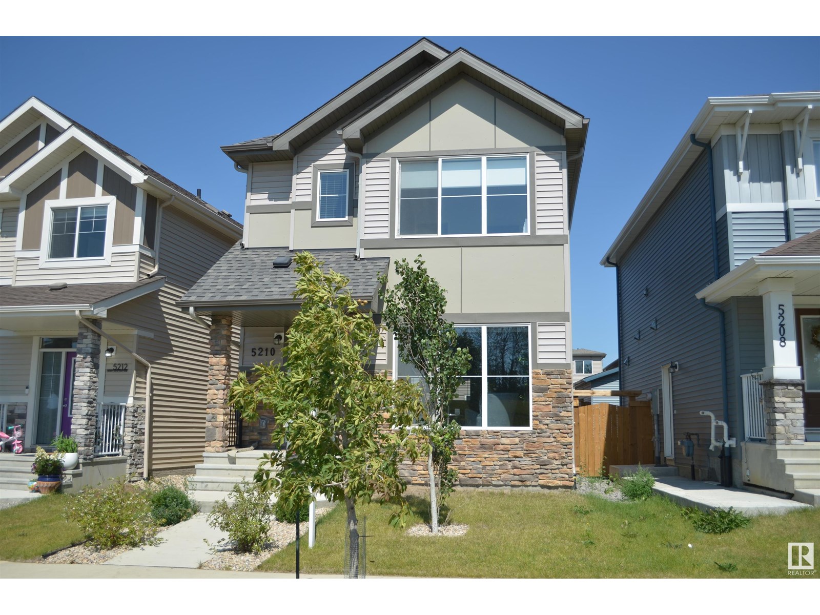 5210 Lark Cr NW, Edmonton, AB T5S 0S3