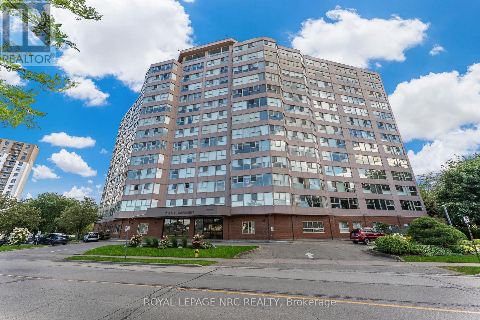 7 Gale Crescent Ph 1, St. Catharines, ON L2R 7M8