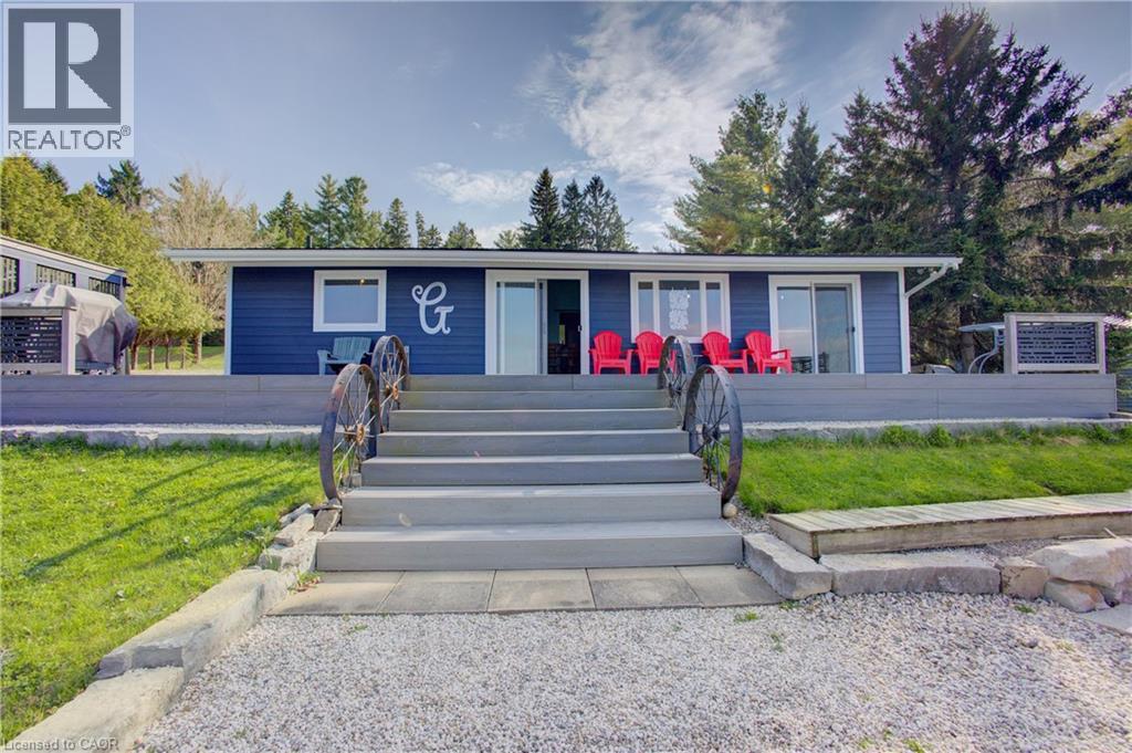 137 Road 100, Mapleton, ON N0B 2S0