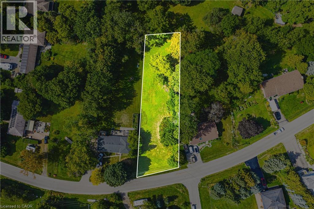24 Rosebough St, Dundas, ON L9H 5C5