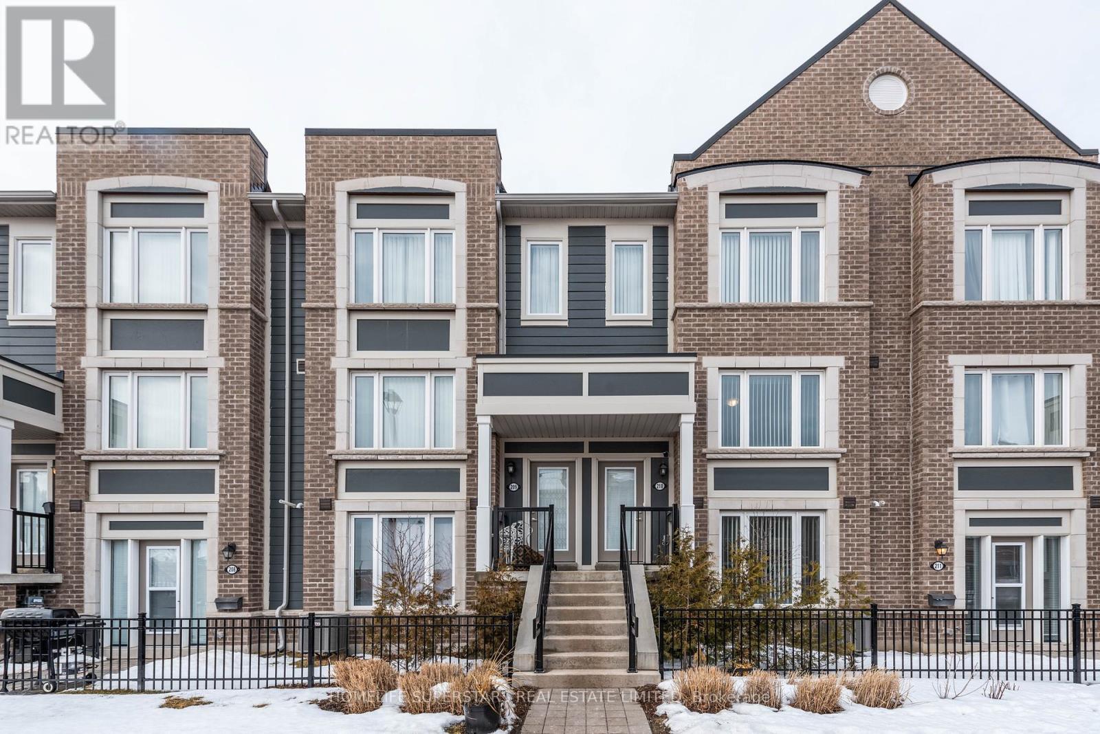 210 250 Sunny Meadow Blvd, Brampton, ON L6R 3Y6