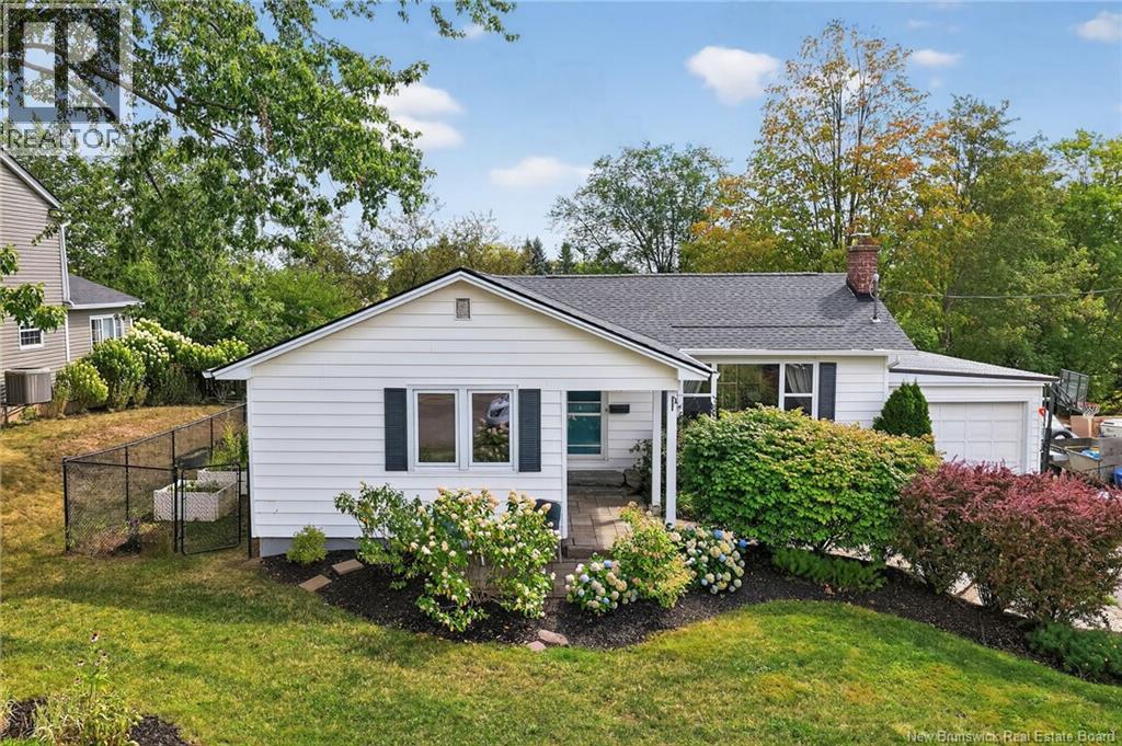 90 Glenwood Dr, Moncton, NB E1A 2M9