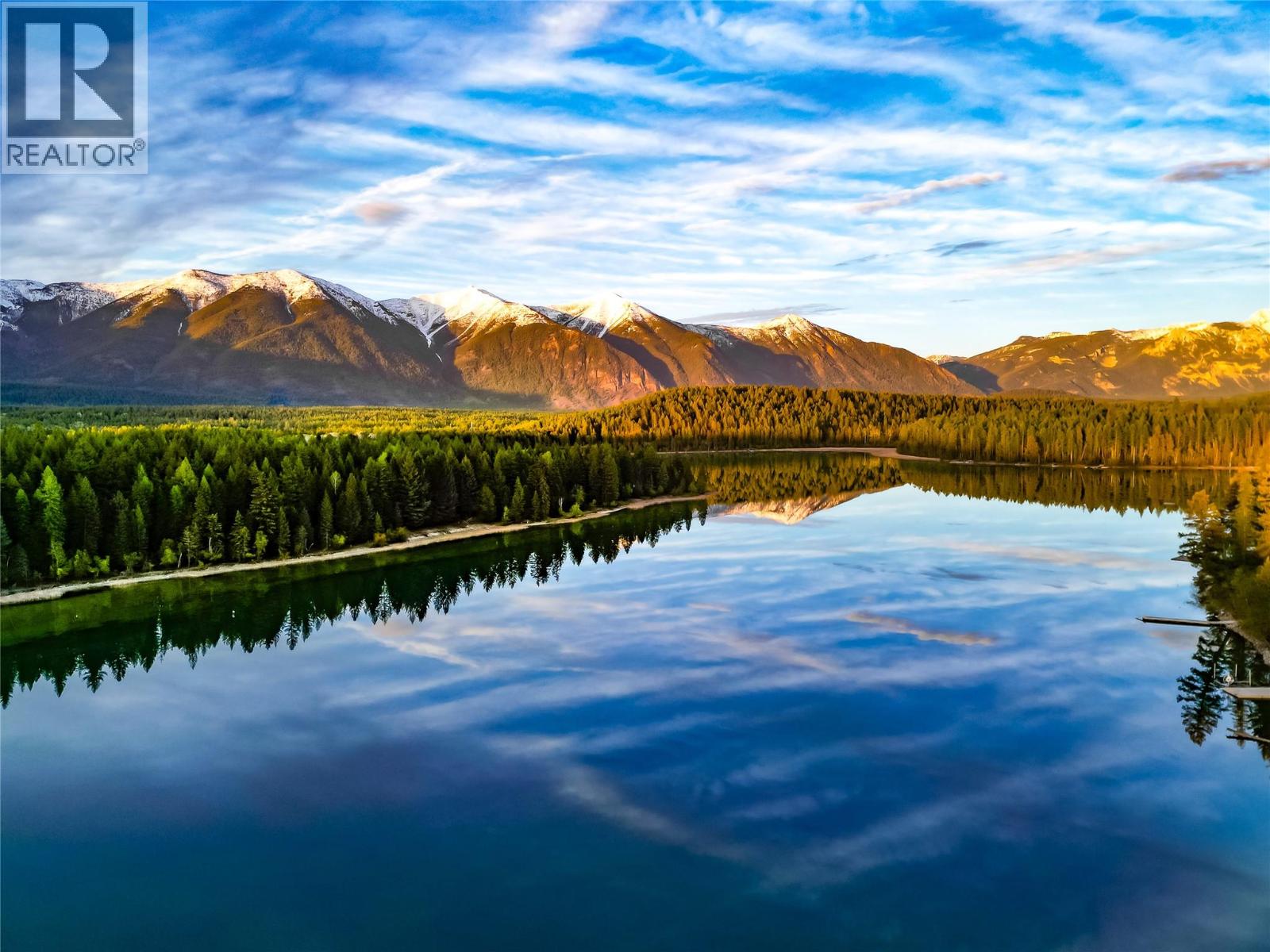 1249 Tie Lake Shore S Rd, Jaffray, BC V0B 1T0