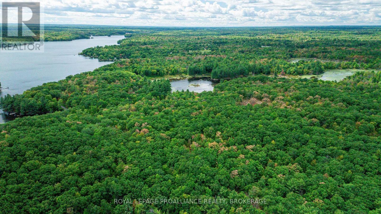 19 Green Bay Rd, South Frontenac, ON K0H 2V0