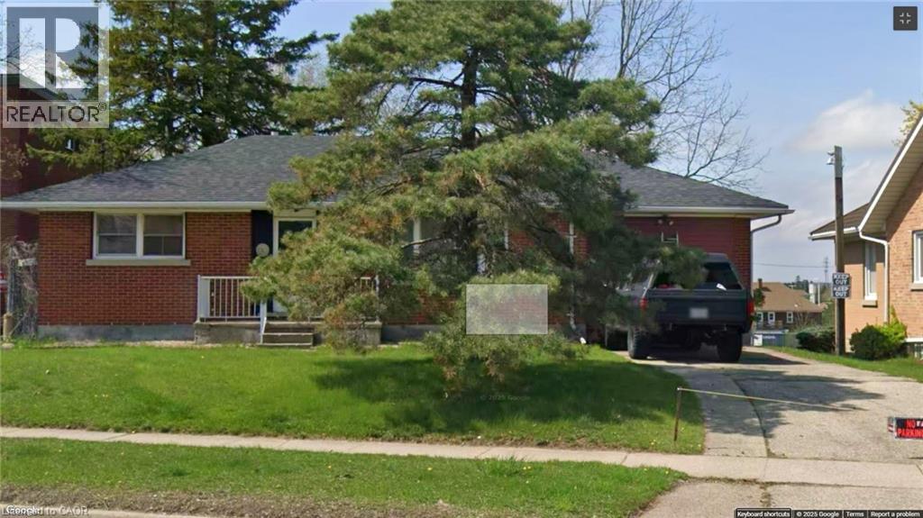 160 Erb St E, Waterloo, ON N2J 1M4