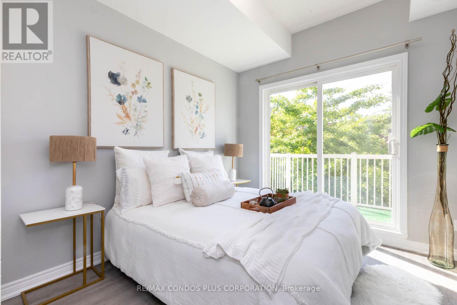 237 179 Bleecker St, Toronto, ON M4X 1G1