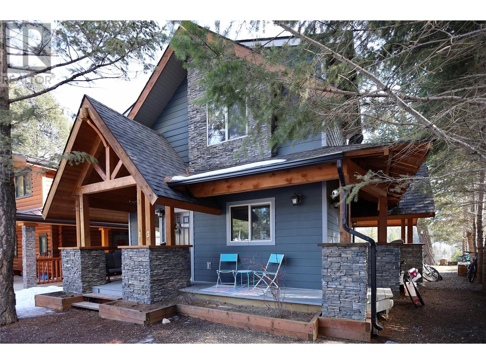 4868 Riverview Drive Unit 43, Edgewater, BC V0A 1E0
