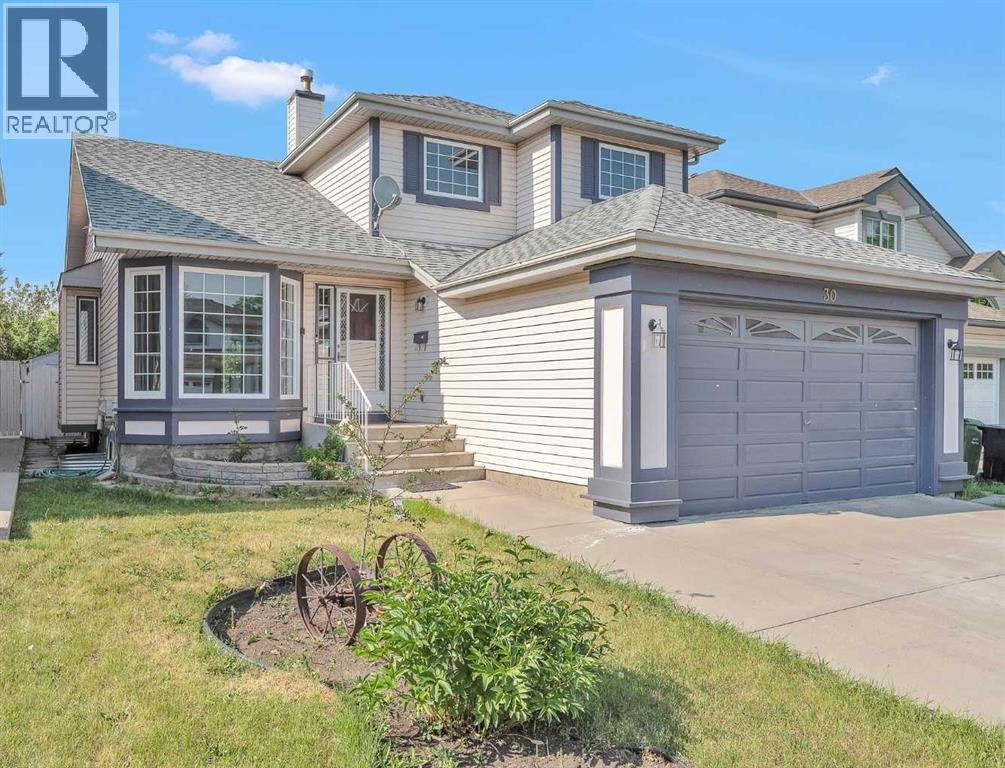 30 Hidden Cir NW, Calgary, AB T3A 5G9