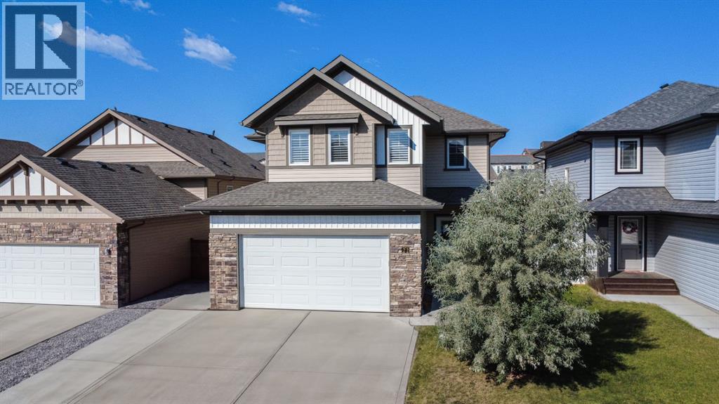 22 Travis Close, Red Deer, AB T4P 0W5