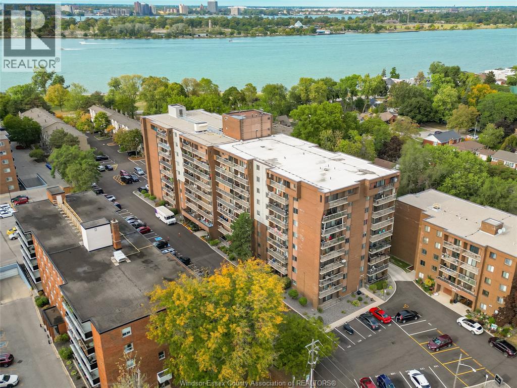 3936 Wyandotte East Unit 906, Windsor, ON N8Y 4V1