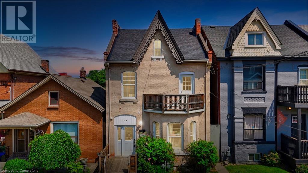 214 Mary St, Hamilton, ON L8L 4W1