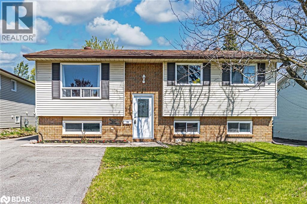 19 Korlea Cres, Orillia, ON L3V 7K3