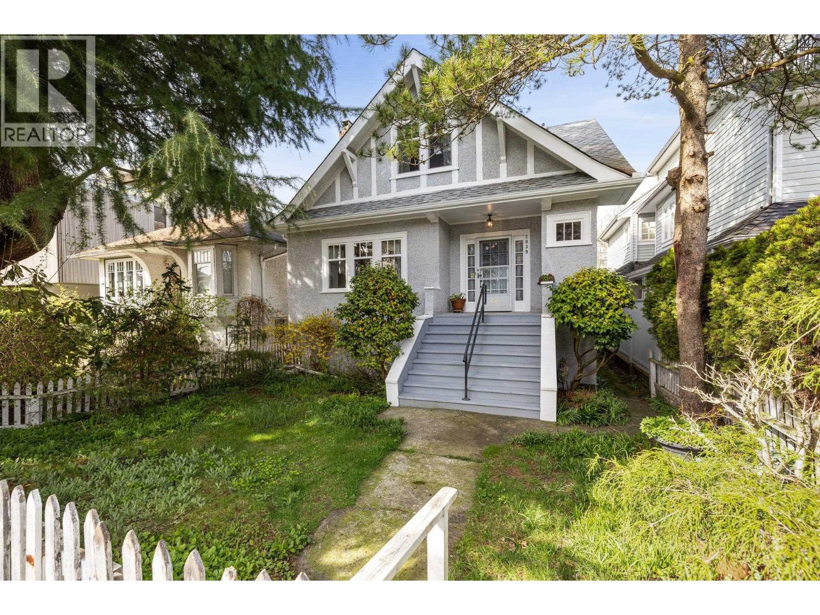2039 Creelman Ave, Vancouver, BC V6J 1C2