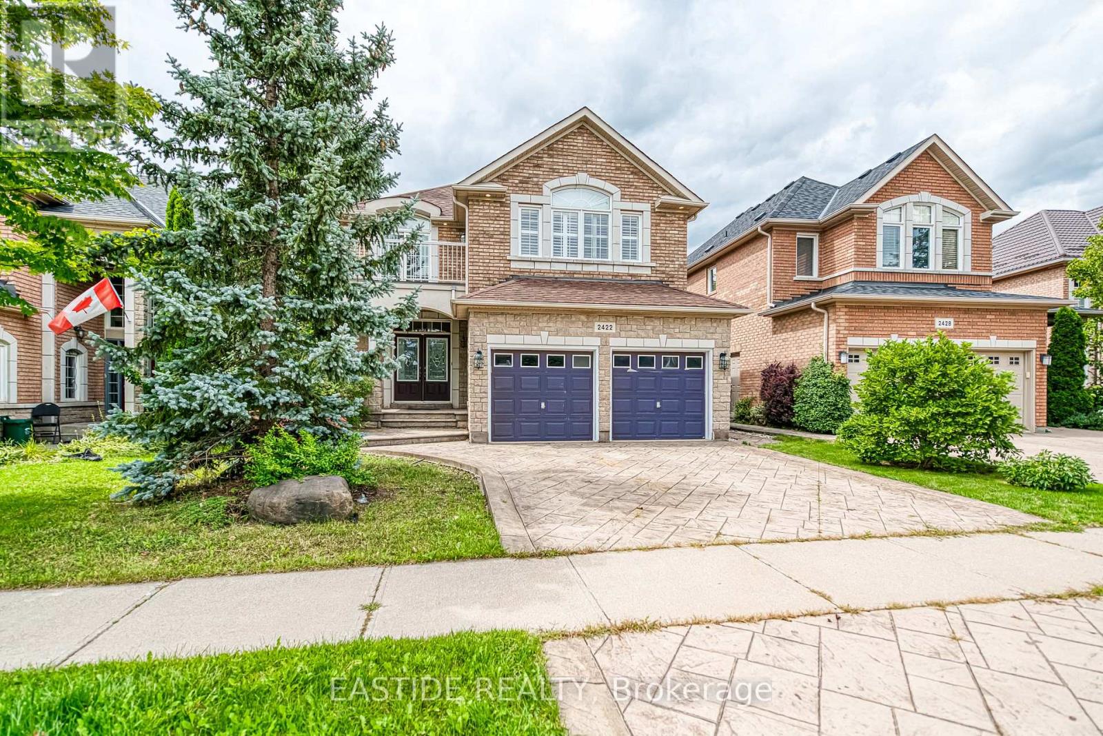 2422 Hertfordshire Way, Oakville, ON L6H 7M8