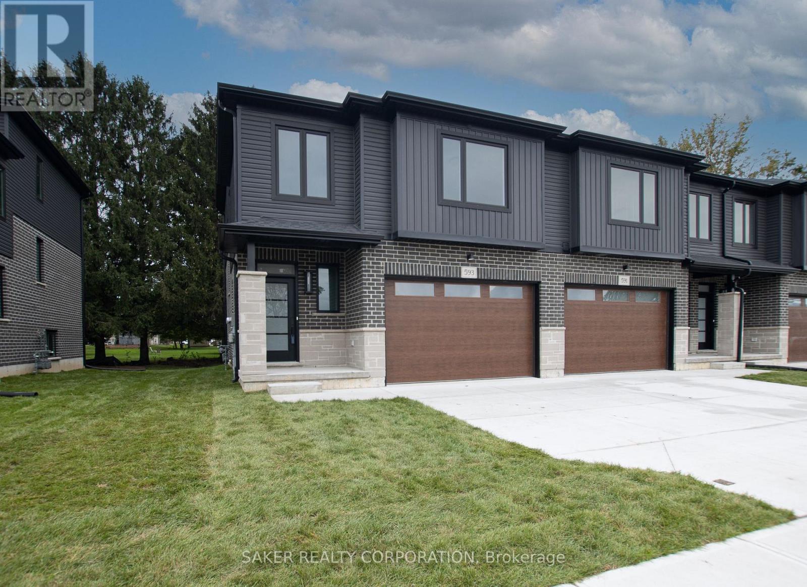571 Regent St, Strathroy-Caradoc, ON N0L 1W0