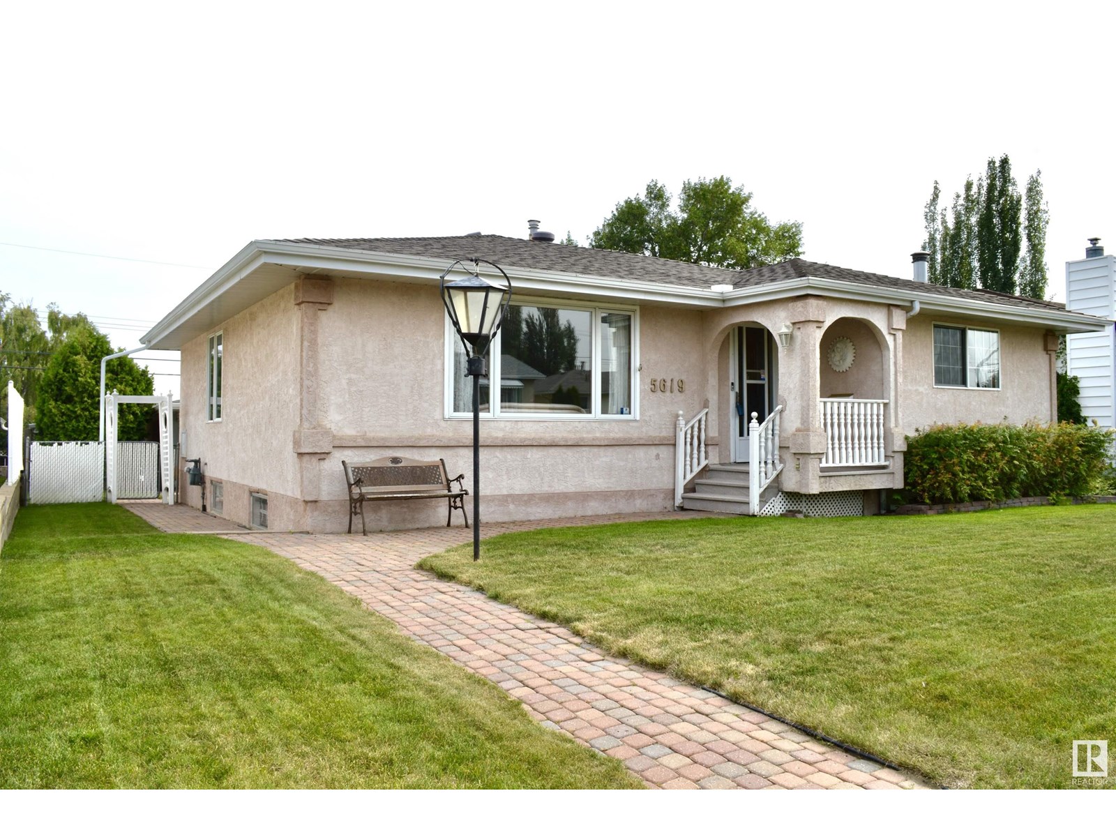 140 Av Nw Unit 5619 #a, Edmonton, AB T5A 1H4