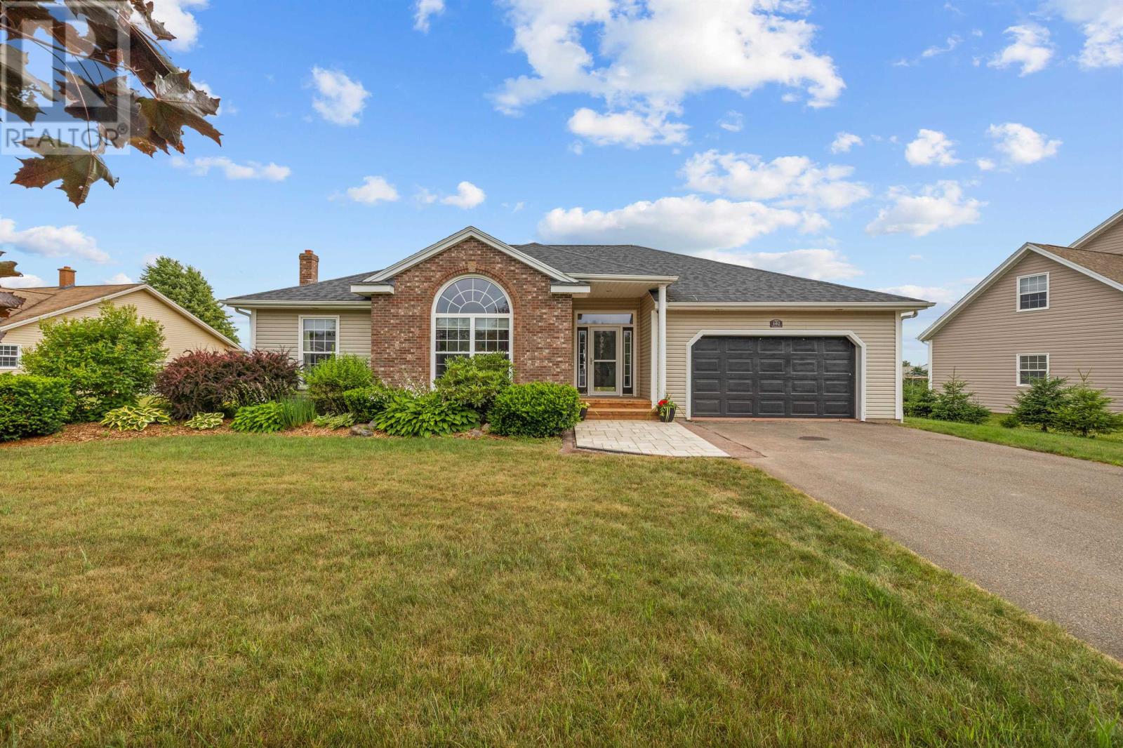 102 Primrose Dr, Cornwall, PE C0A 1H4