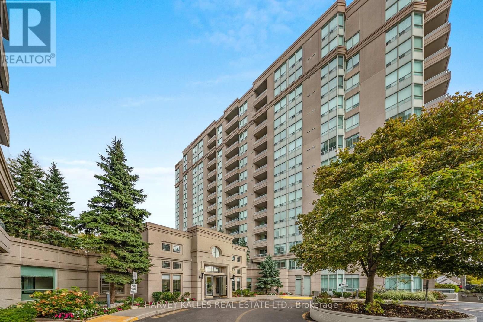 710 2 Covington Rd, Toronto, ON M6A 3E2