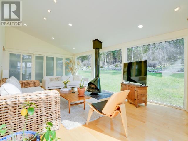 5667 Gillies Bay Rd Rd, Texada Island, BC