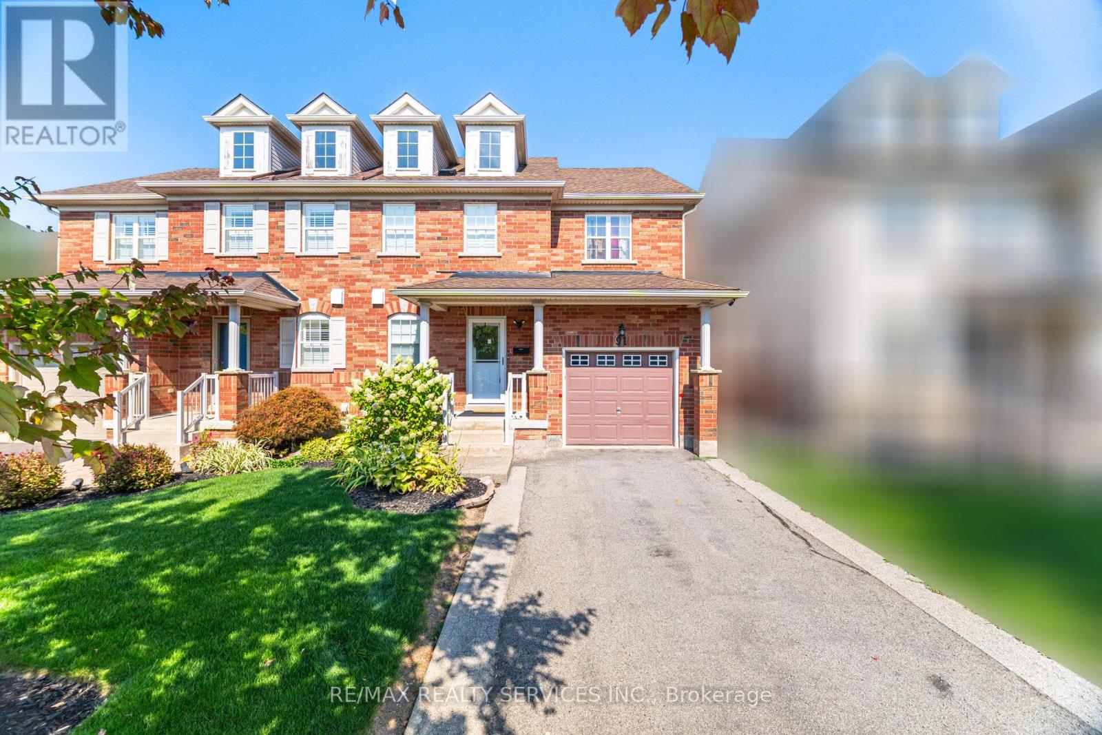 91 Young Cres, Niagara-on-the-lake Glendale, ON L0S 1J7
