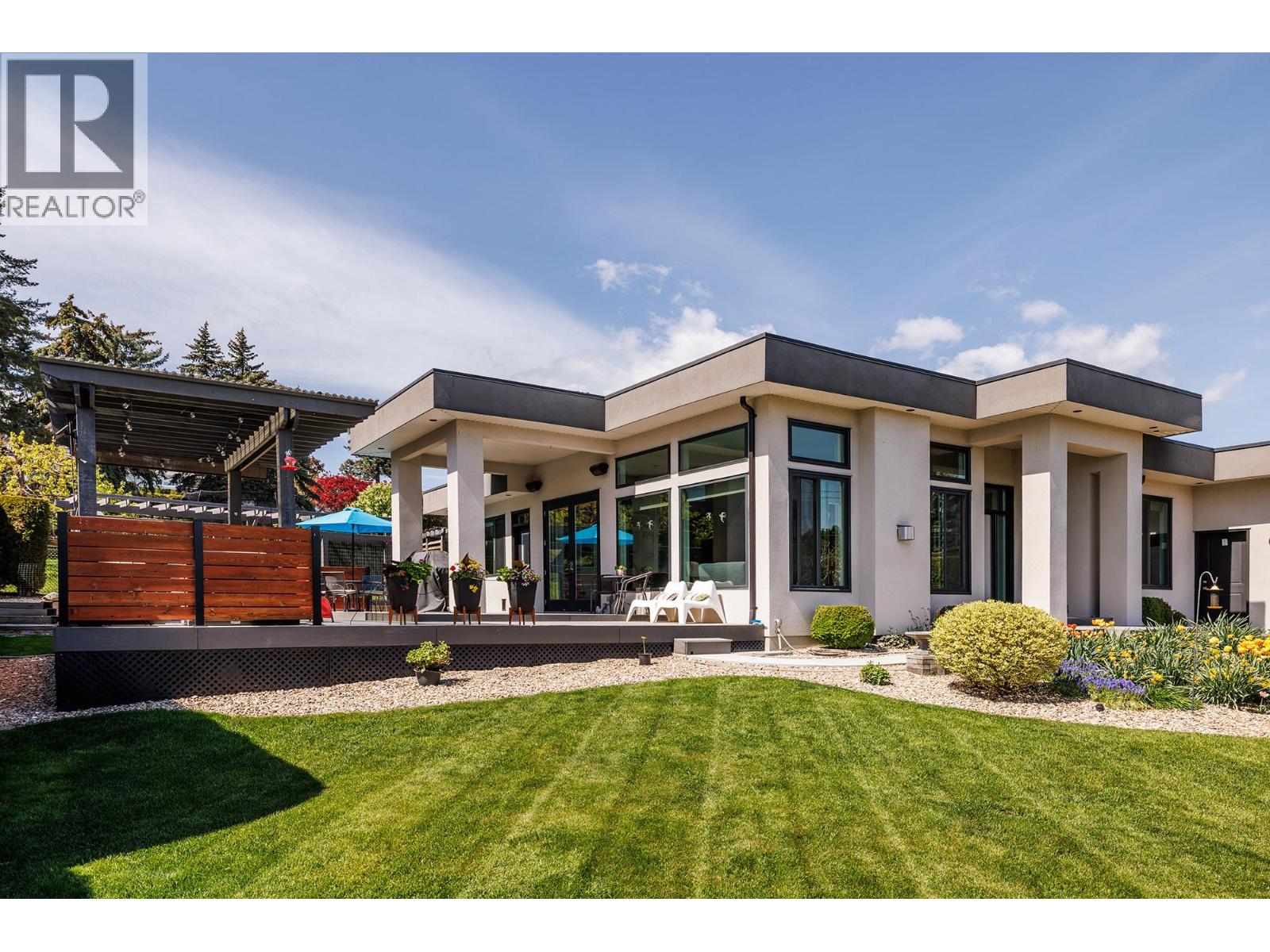 2904 Weatherhill Rd, West Kelowna, BC V1Z 1P3